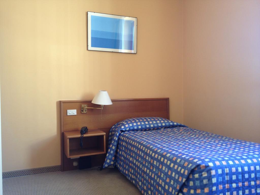 Columbus Sea Hotel Genoa Room photo